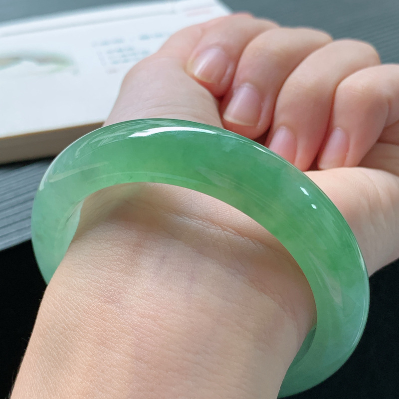 Lighting & Home Decor Studio - Jadeit-Armband, burmesischer Eis-Wachs-Jade aus alten Minen,