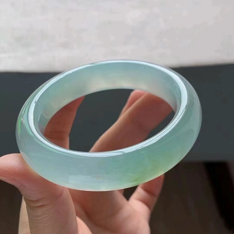 Helles Eisjade-Armband für Mäd – Lighting & Home Decor Studio Bewertung und Preis