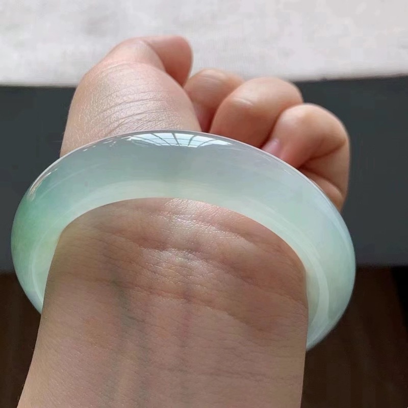 Helles Eisjade-Armband für Mäd – Lighting & Home Decor Studio Bewertung und Preis